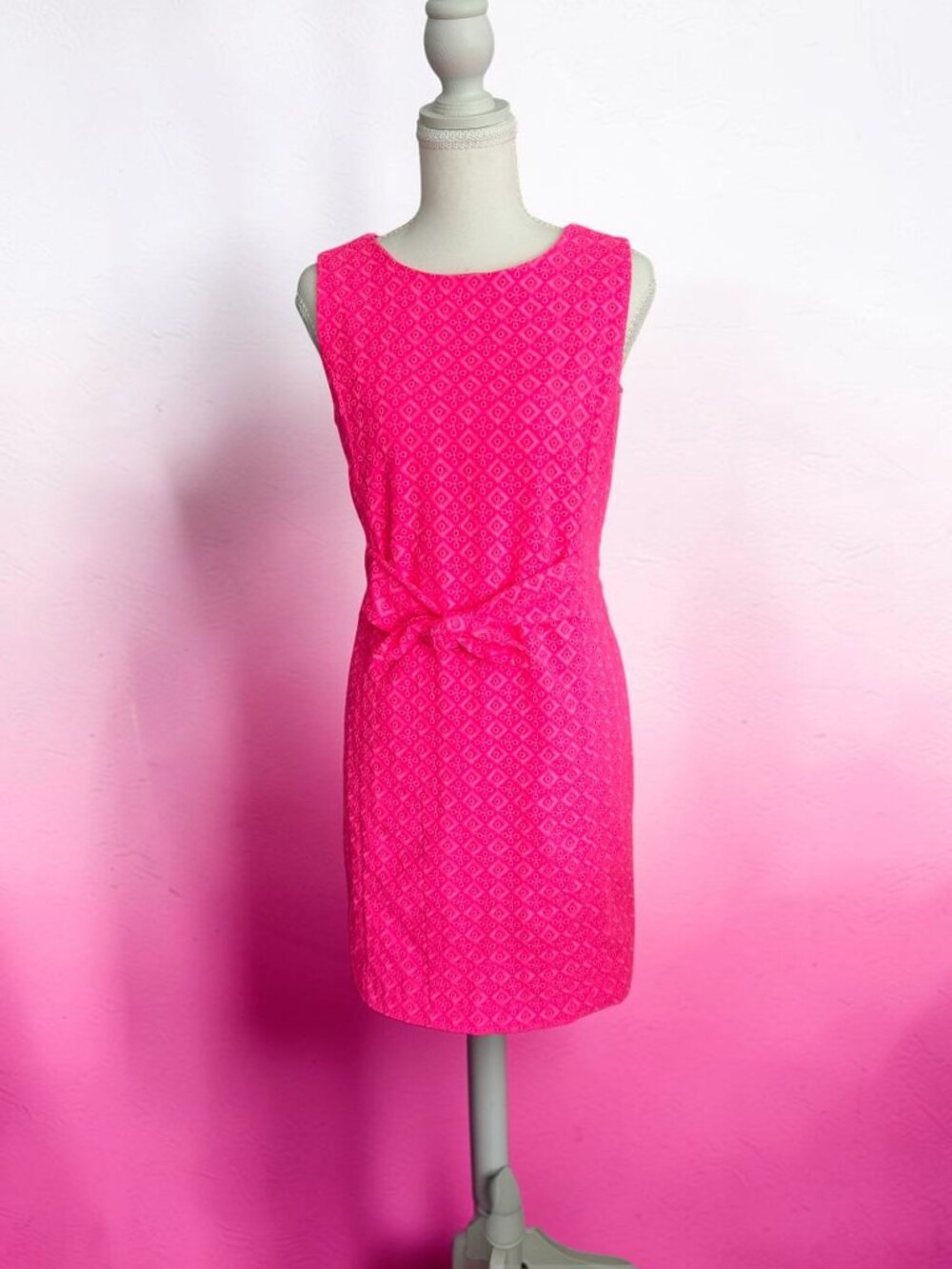 LILLY PULITZER Pink Eyelet Bow Tie Dress Size 4